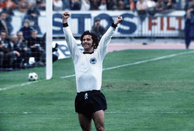 于俱乐部在 于俱乐部在